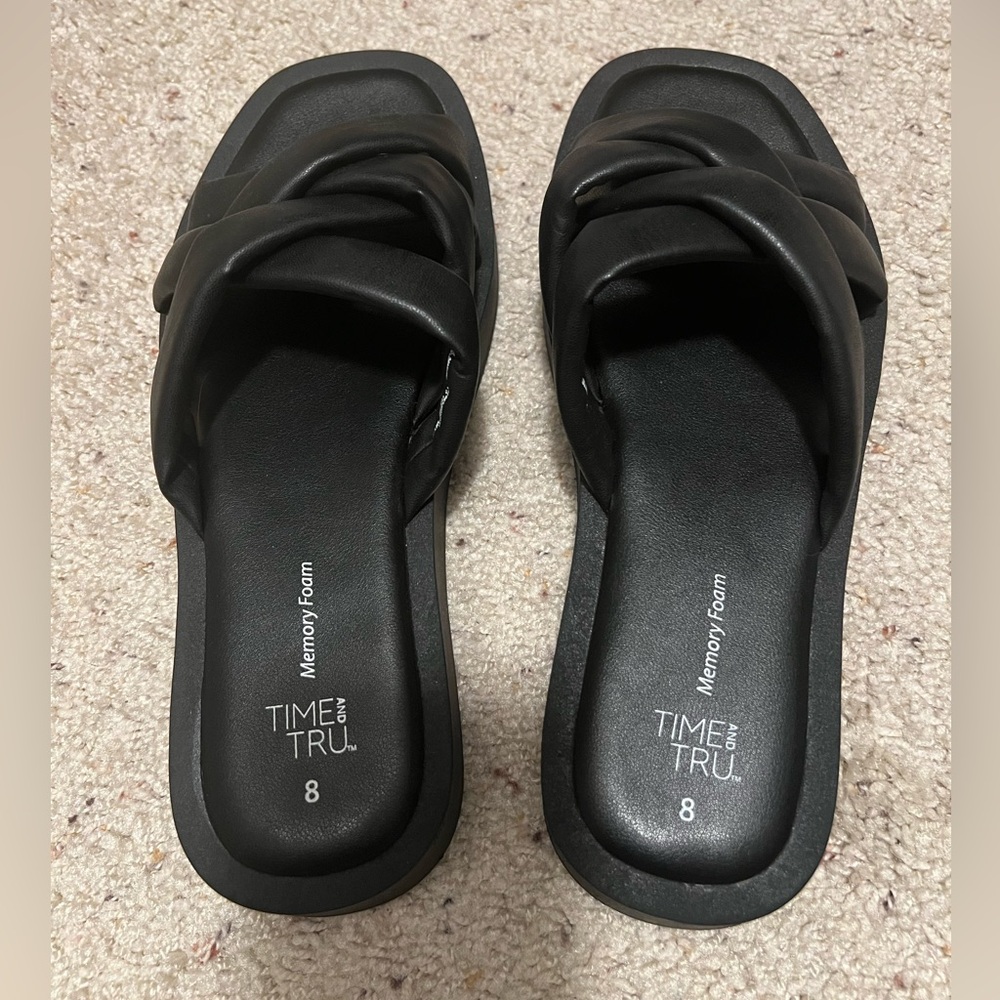 Time and Tru Black Sandals - Picture 4 of 4